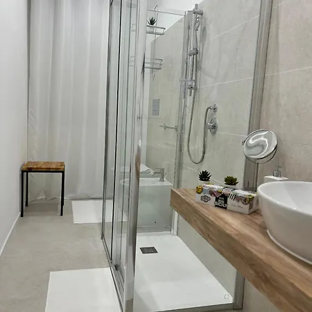 Syrakousai Apartment *