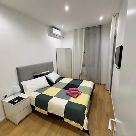 Syrakousai Apartmán *